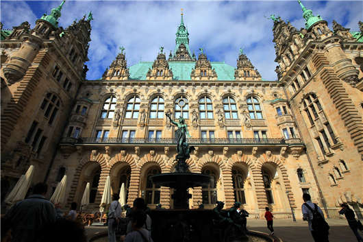 <a style='color:#268bd1;cursor:pointer;' href='/hanbao.html'><a style='color:#268bd1;cursor:pointer;' href='/hanbao.html'>德國漢堡</a></a>內(nèi)你想象不到的全民狗狗搜救犬! 德國漢堡內(nèi)你想象不到的全民狗狗搜救犬!