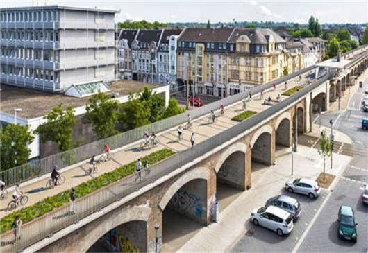 德國(guó)交通之高速公路的十大準(zhǔn)則(上) 德國(guó)交通之高速公路的十大準(zhǔn)則(上)