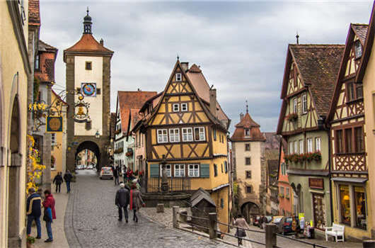 東西部的房產(chǎn)市場發(fā)展差異 東西部的房產(chǎn)市場發(fā)展差異